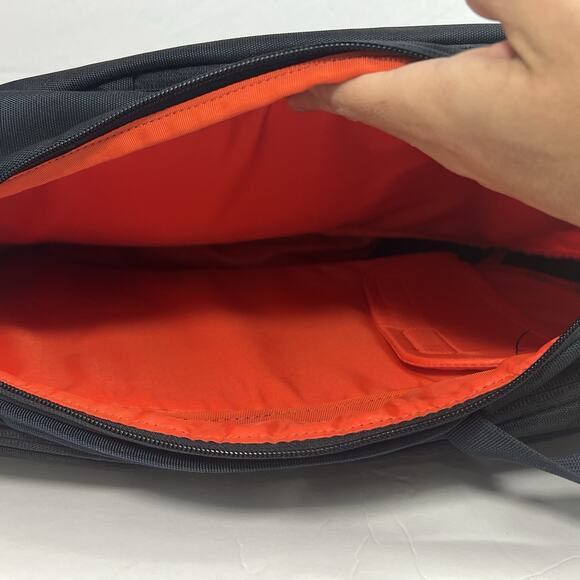 NWT THULE SUBTERRA NAVY BLUE BACKPACK 34L - Picture 6 of 11